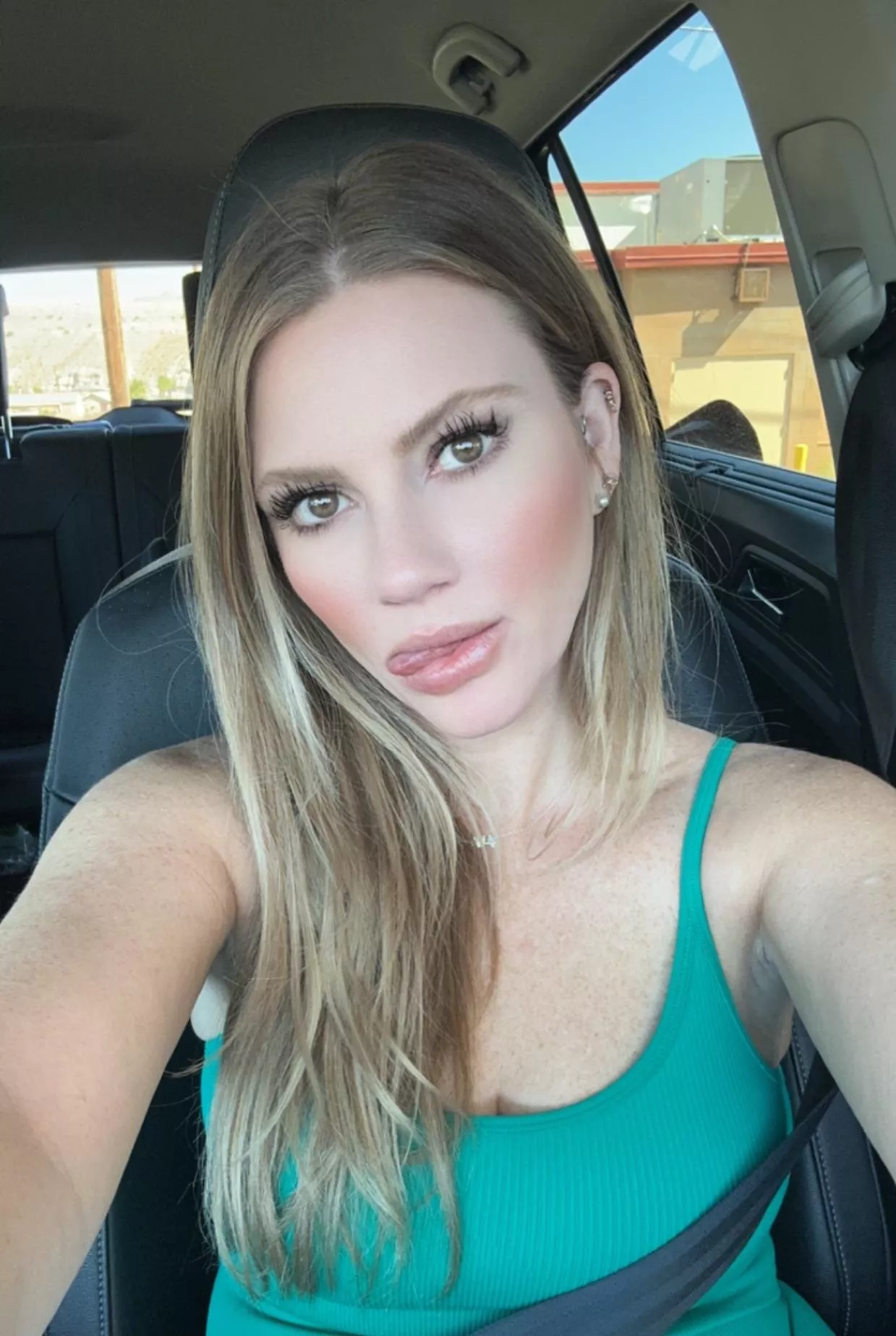 Hey boys posted by Whitegirlmagic11