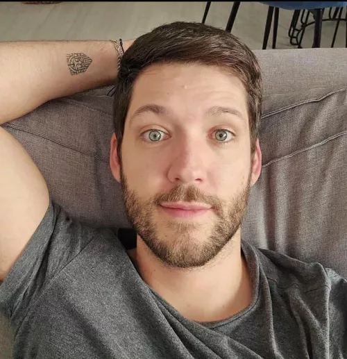 Hey there! I gat my eyes on you👀 haha. Happy weekend;) by Forsaken_Employer_46