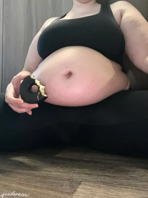 I bought this outfit so I had something to wear to the gym but I got distracted by donuts by feederess