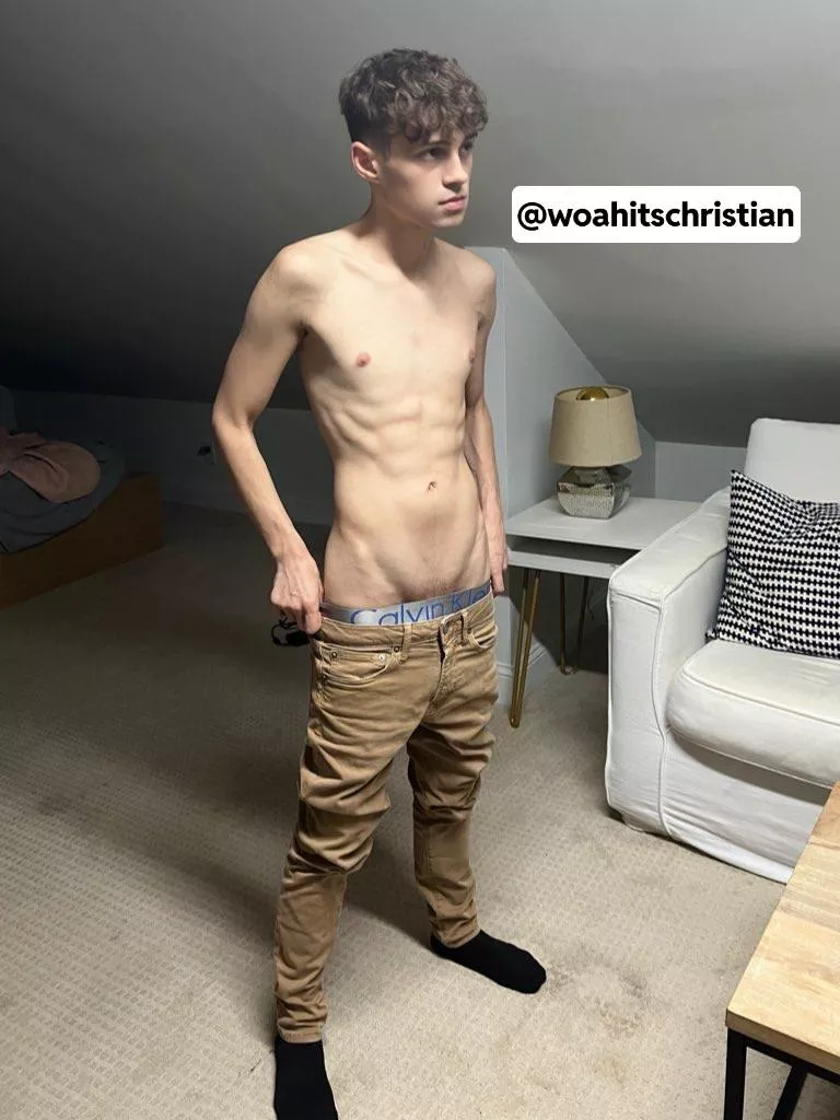 i’d let u blow me while i play COD :) posted by WoahItsChristian