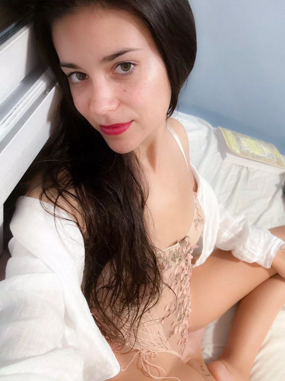 If I look you like that you know I want you to approach me! posted by opasondec