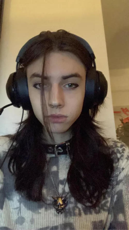 i’m literally gaming by geokel