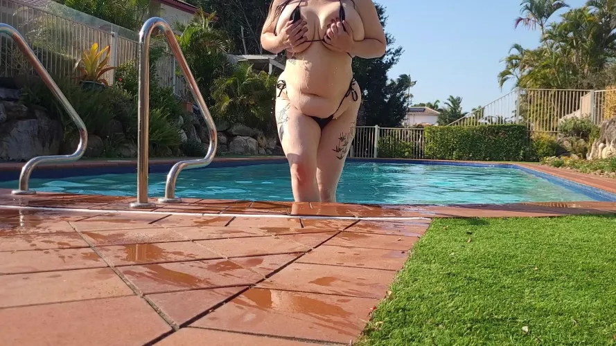 I'm not going to lie, I always get anxious when showing off my tummy by blossom_vale