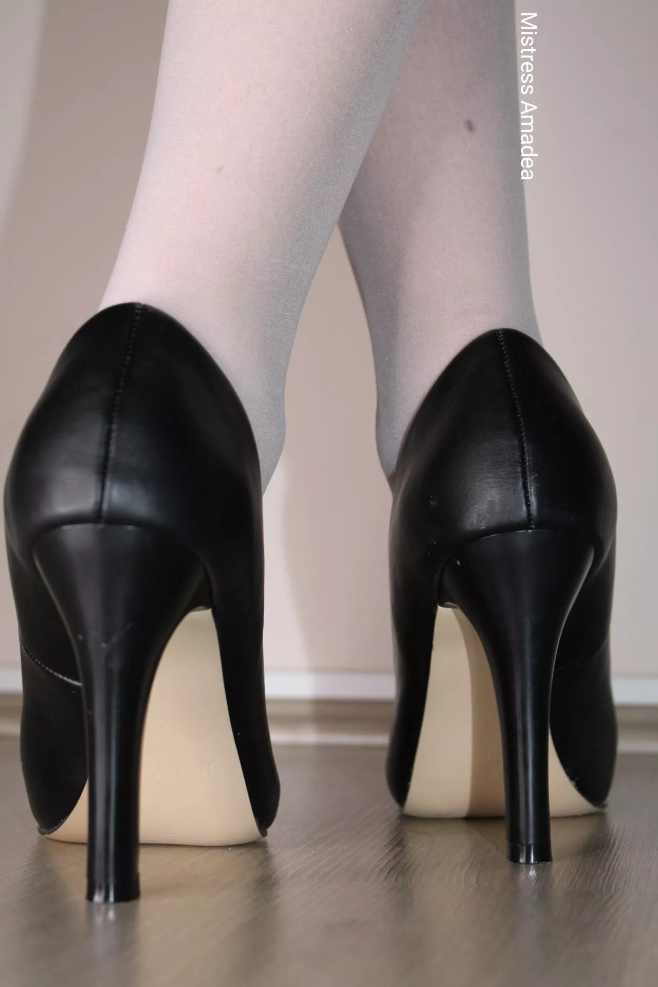 It's black Heels day 🥰 posted by MistressAmadea