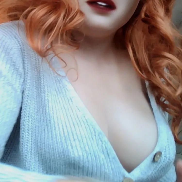 It's sweater weather, but that doesn't mean I have to cover up :-) posted by ohshelly