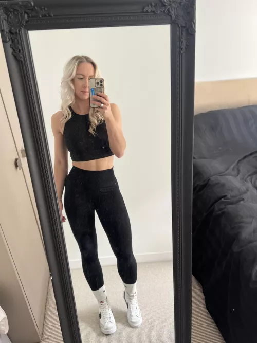 Keeping it simple in black by charlie_emma_