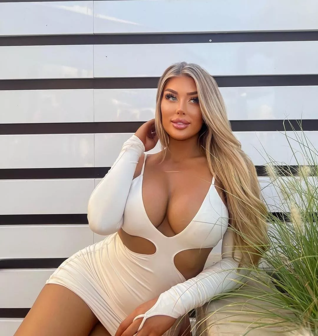 No thoughts on her mind posted by PornJunkie12