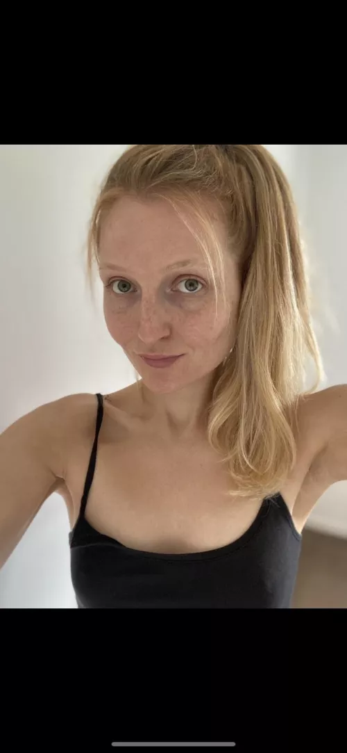 Redhead - no makeup (maybe I should wear more) by Jessikasexee