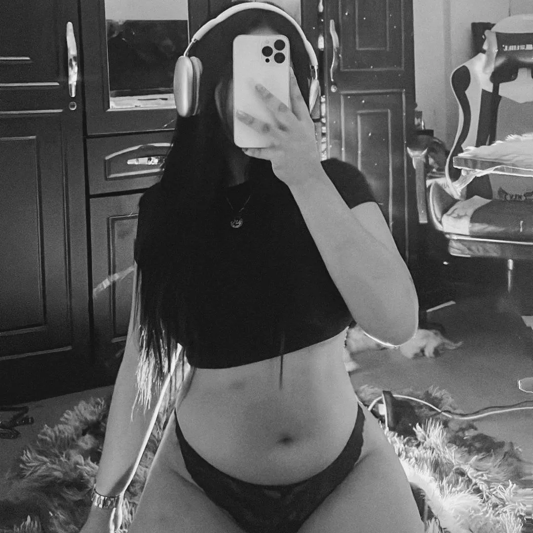 Saturday Morning 👅 [f] posted by zenarkey