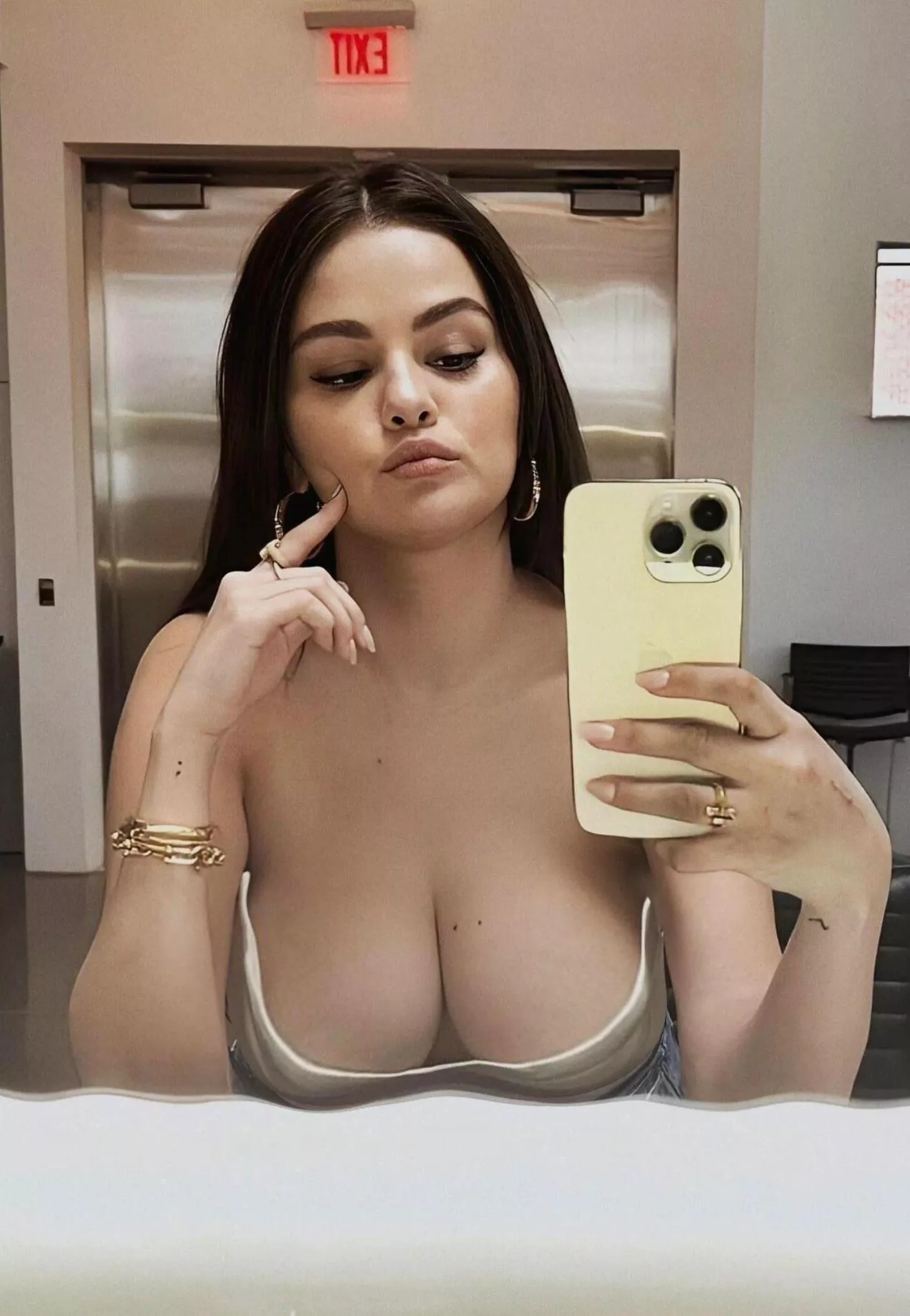 Selena Gomez posted by Silent_Principle2457