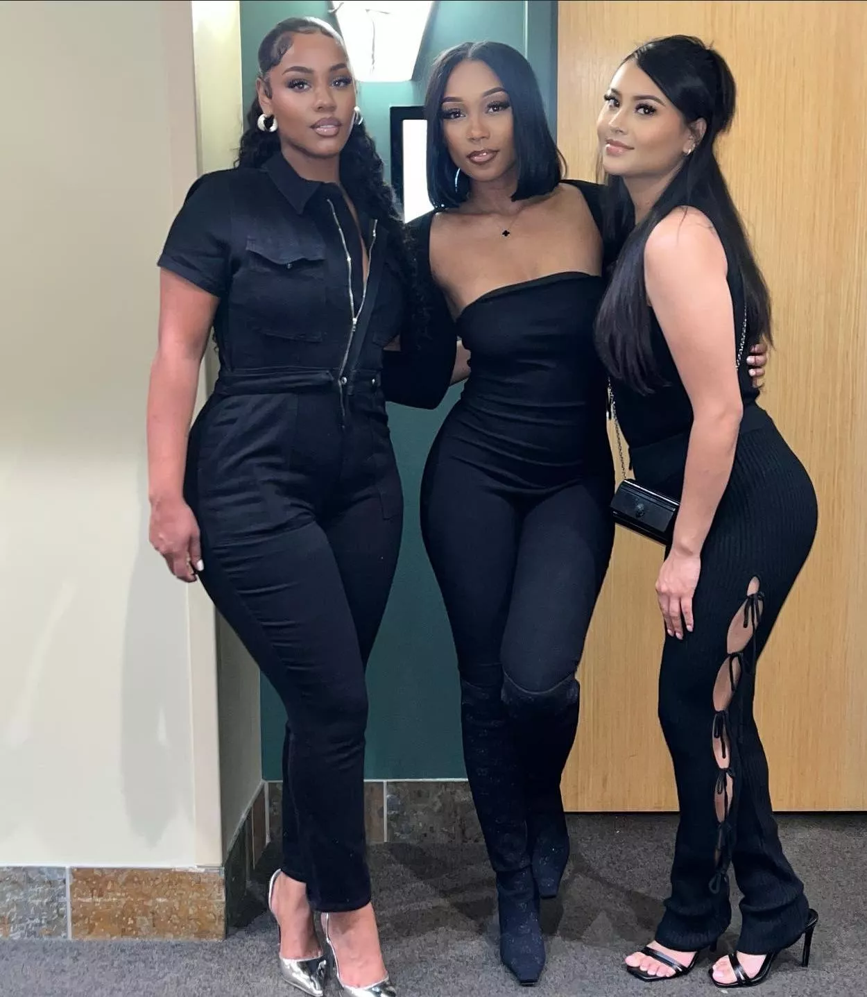 Which One Is Coming Home With You After The Concert? [3] posted by damonboom