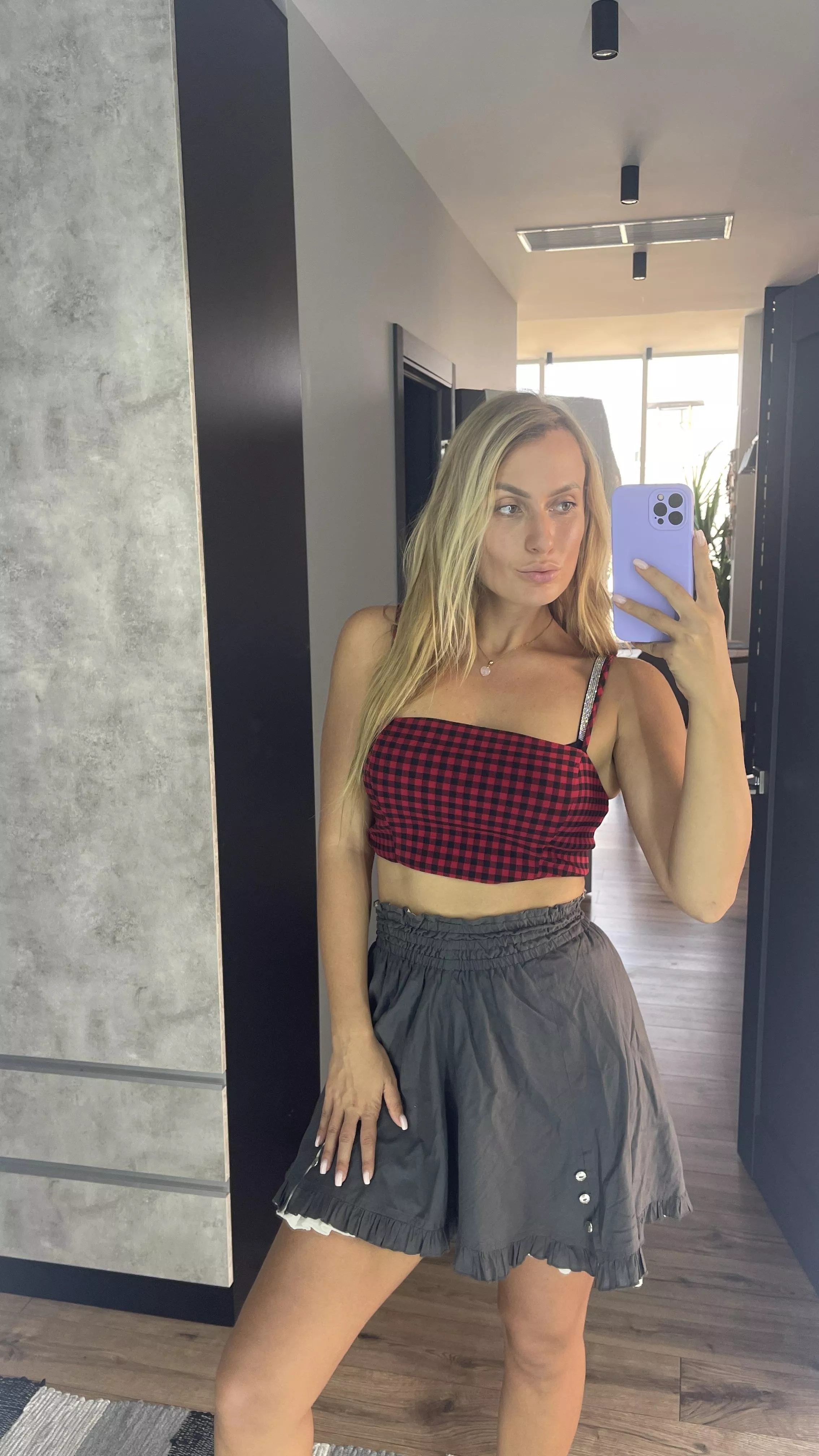 Do you like blondes? posted by shortattach