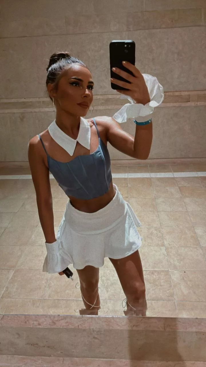 Feeling fresh and sexy posted by Goofiefire