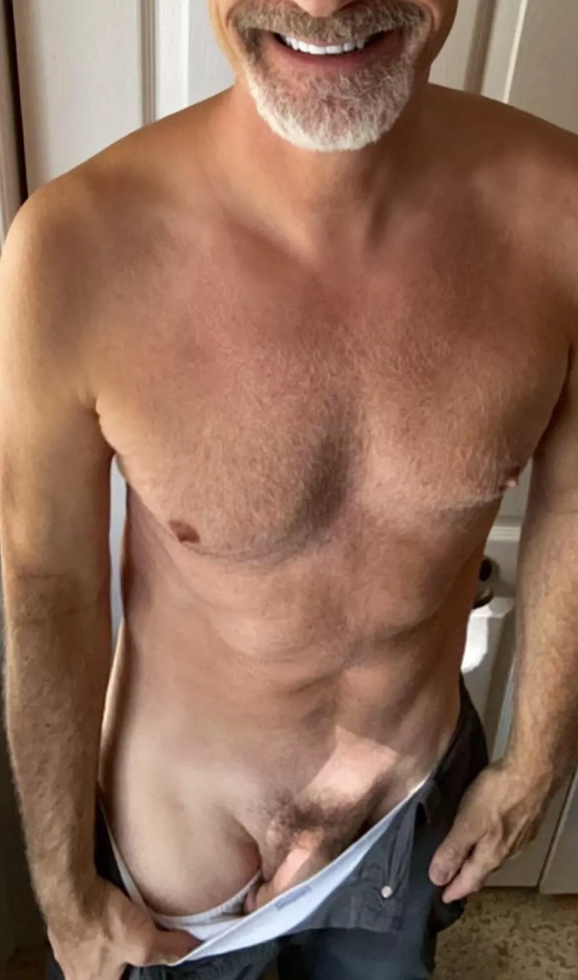 Happy Monday! 😎 posted by Cosmo466