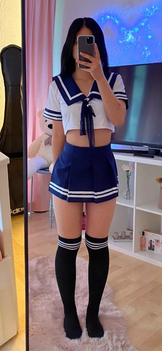 Hii but u have to say it back :3 posted by Sad_Bat6485