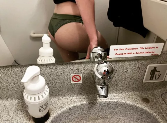 Inflight entertainment by arrayoutofbounds2