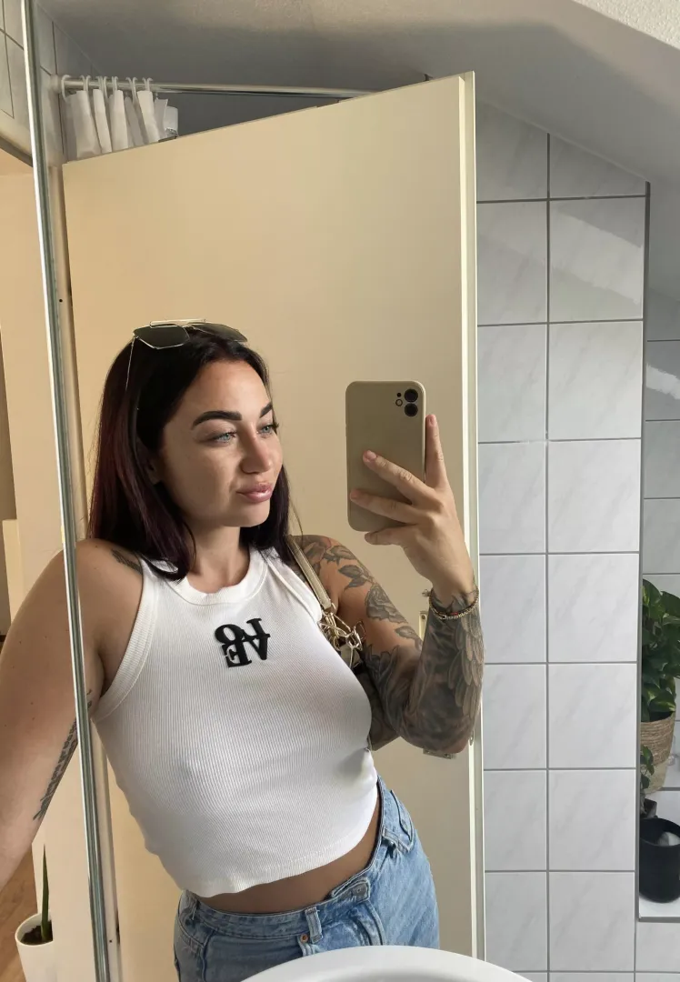 Natural selfie are the best posted by manliberty