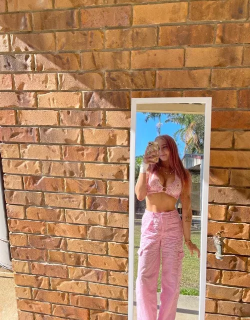 rarely have my tummy out tbh [IMG] by deathcloned