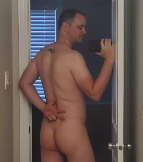 Ready and waiting by TevrinStone