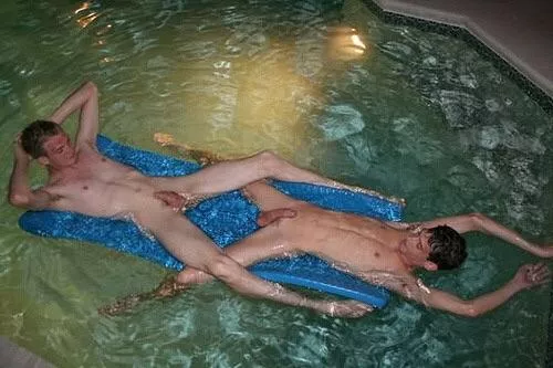 Sharing the pad while skinny dipping posted by twinkgrant