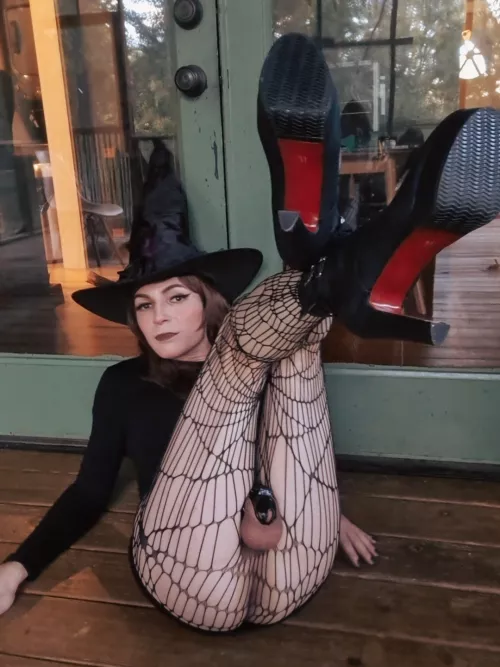 She's a witch! Bang her! by ookayla