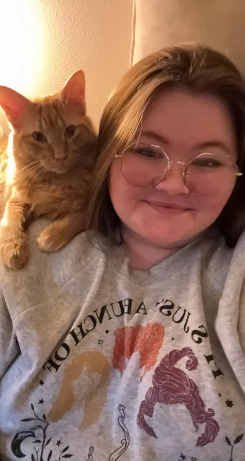 Spending the day watching spooky movies with my boi. What’s your favorite Halloween movie? by Legitimate_Coyote410