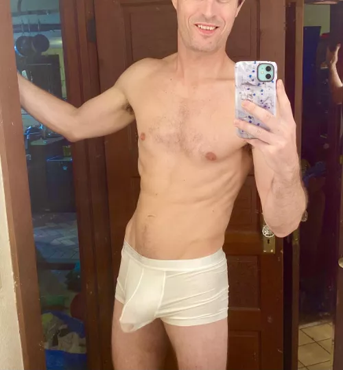 Straining to break free by mmochamp79