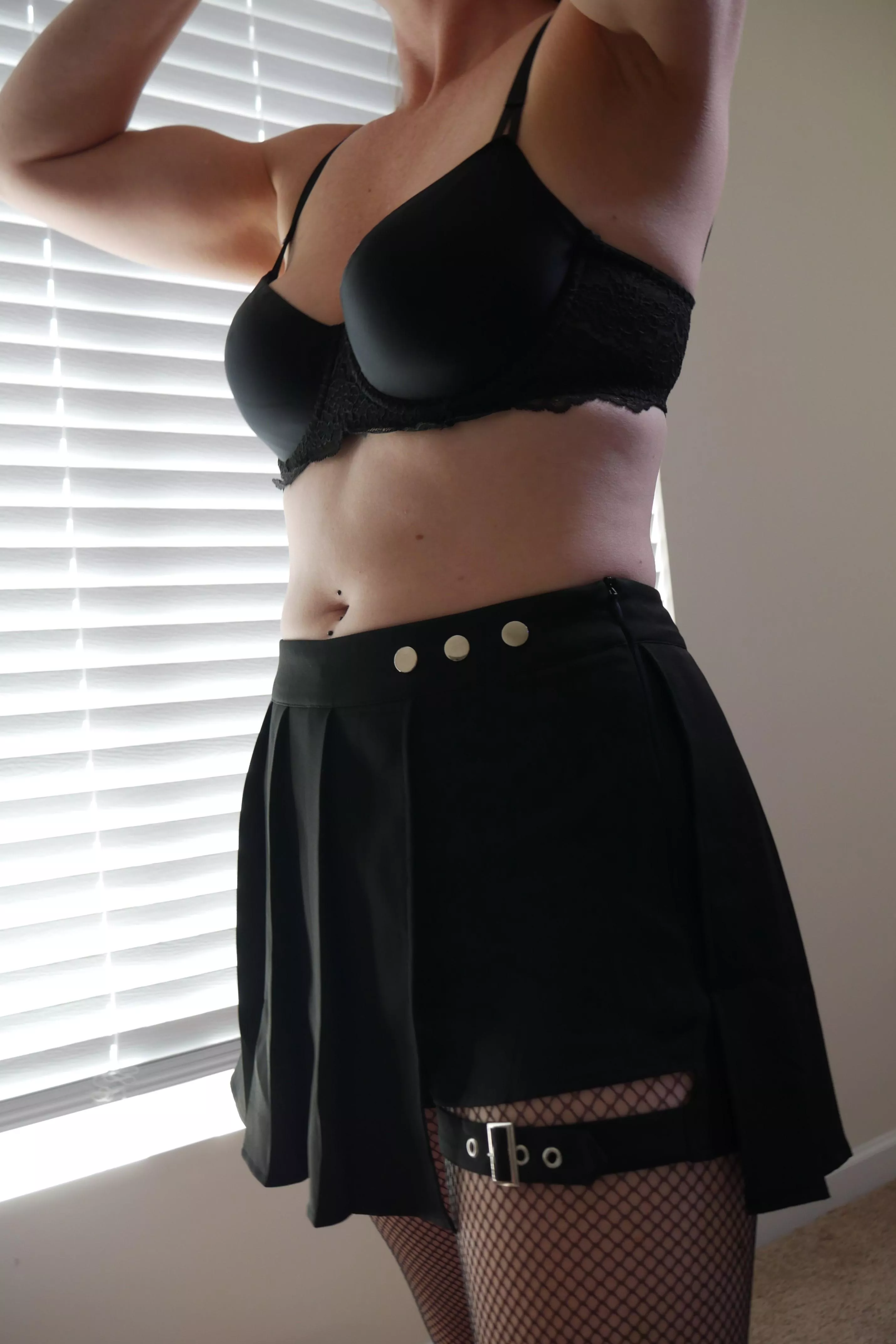 Wanna smell before I shower? posted by FoxyPantina