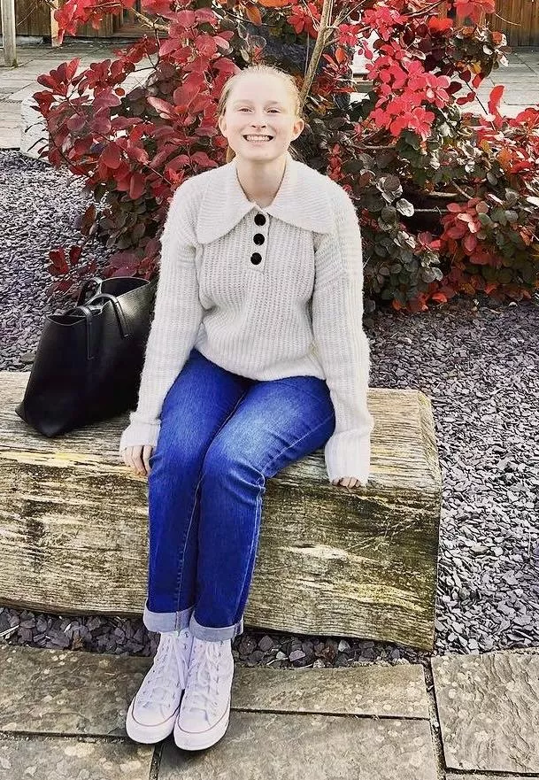 19f sorry it’s a mild one! Just wanted to pop by with hopefully a dash of cuteness to help your day 🙈😘 posted by Great_Cat4827