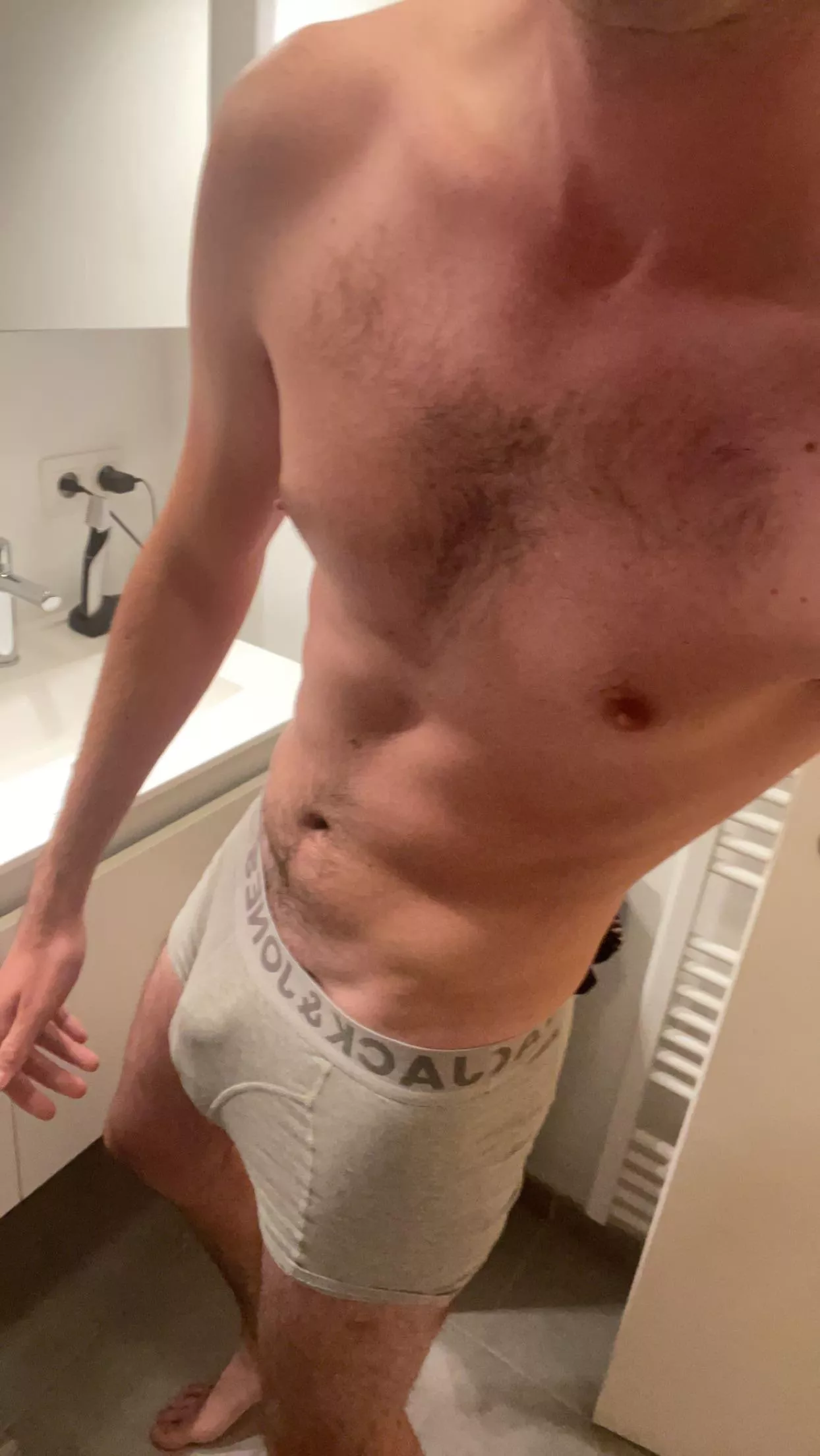 25 kinky French sub looking for a longterm dom / master. posted by yoursexygay97