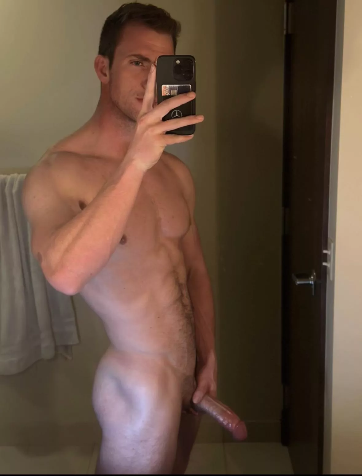 6’3 220lbs at your service 😝 posted by FLEXXAPPEAL