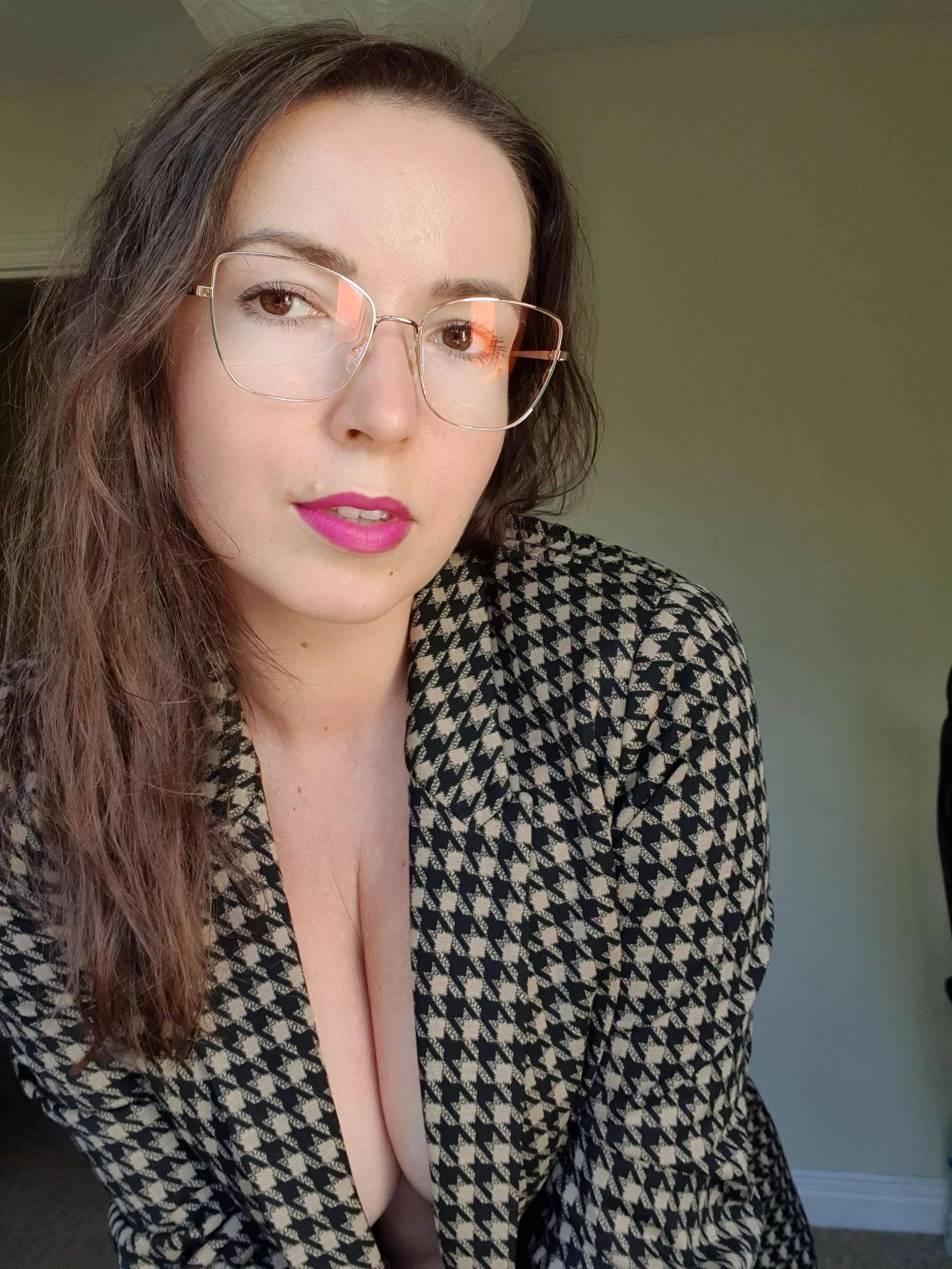 Can I be your naughty secretary? 😏 posted by Bonbonitka