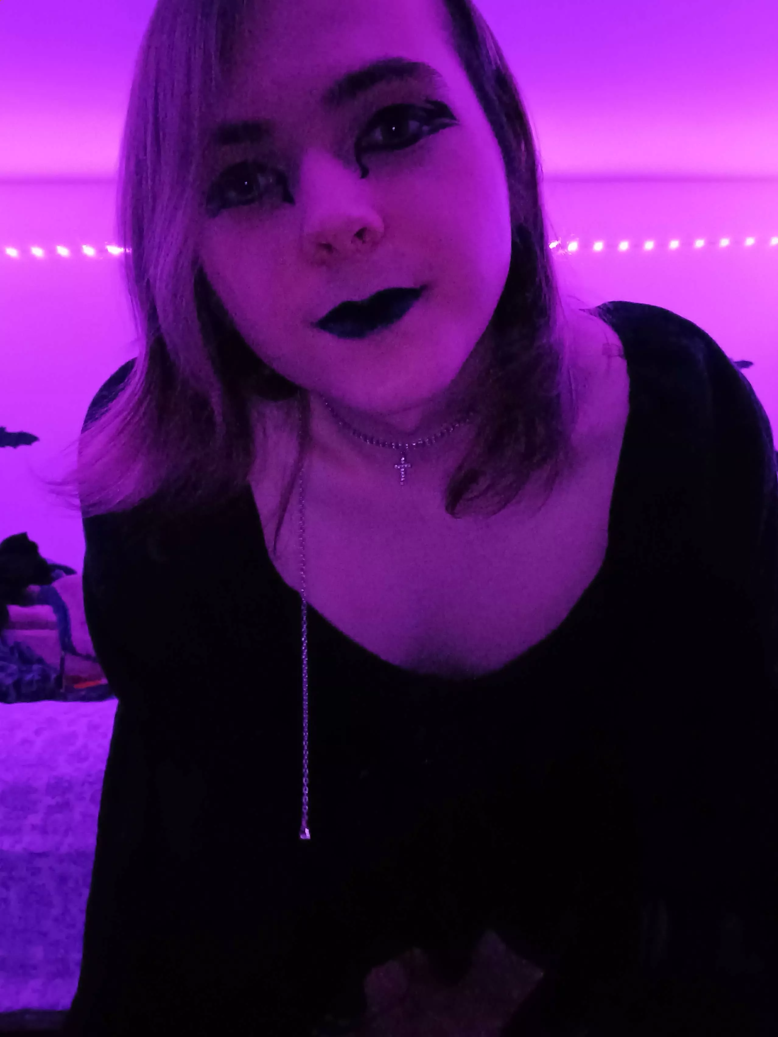 First Post. posted by V1olet_Cut1e