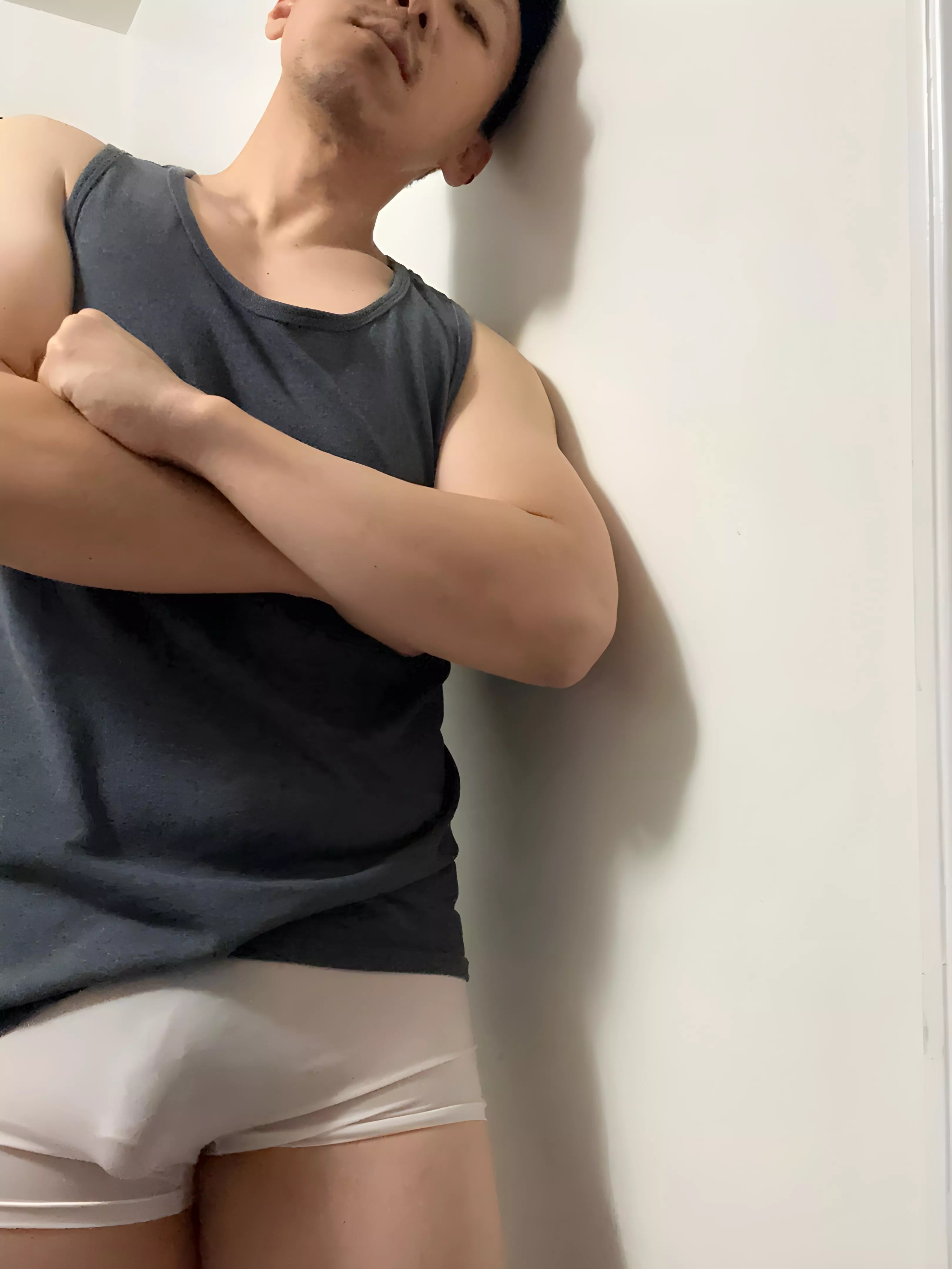 I’m digging this pair posted by AsianBulgeKing