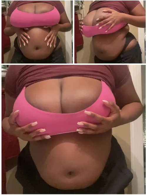 My skin is so soft 🥰💕 by One_fae