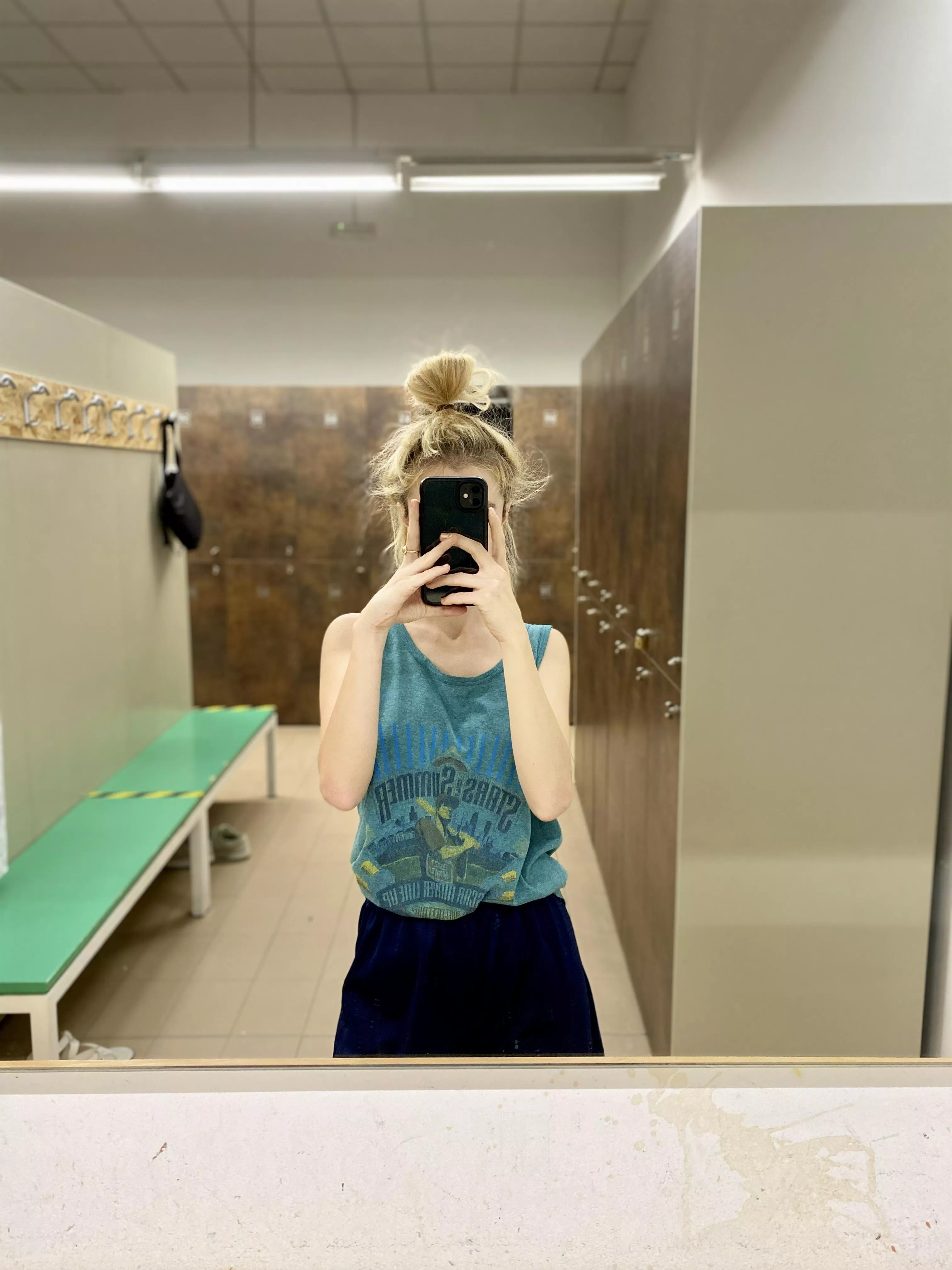 No bra in this photo... it's hidden [f] posted by borniebb