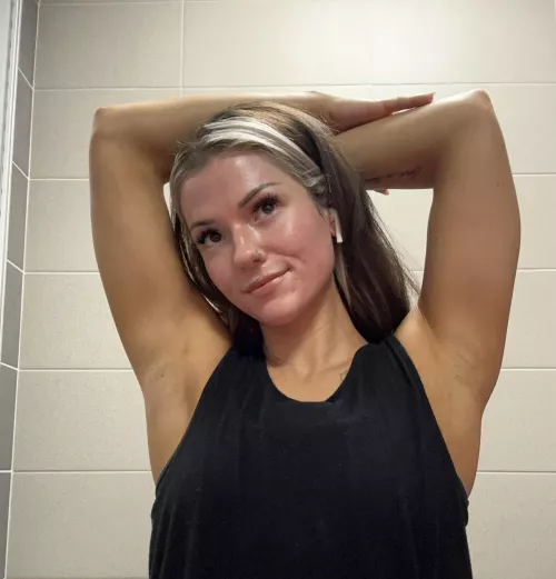 The usual sweaty after workout selfie by lolotaylor