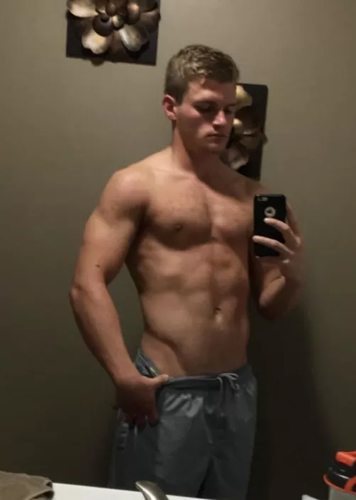 Trying to look good enough for someone by PlayboiKetchup