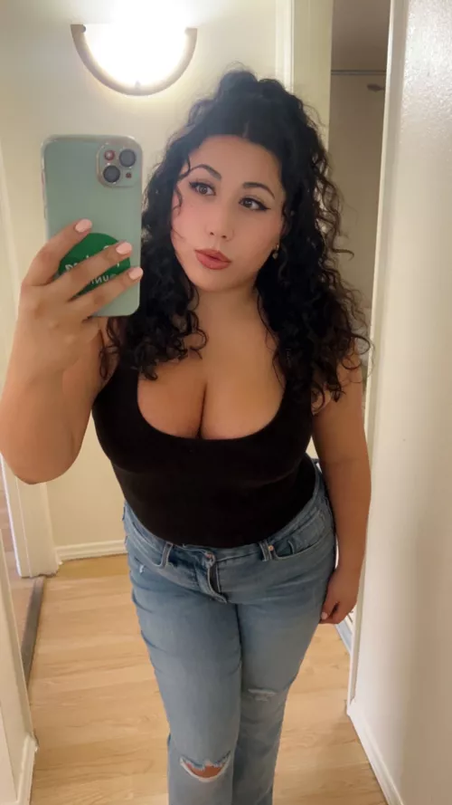 What is your opinion on a girl making the first move? by seredDigres