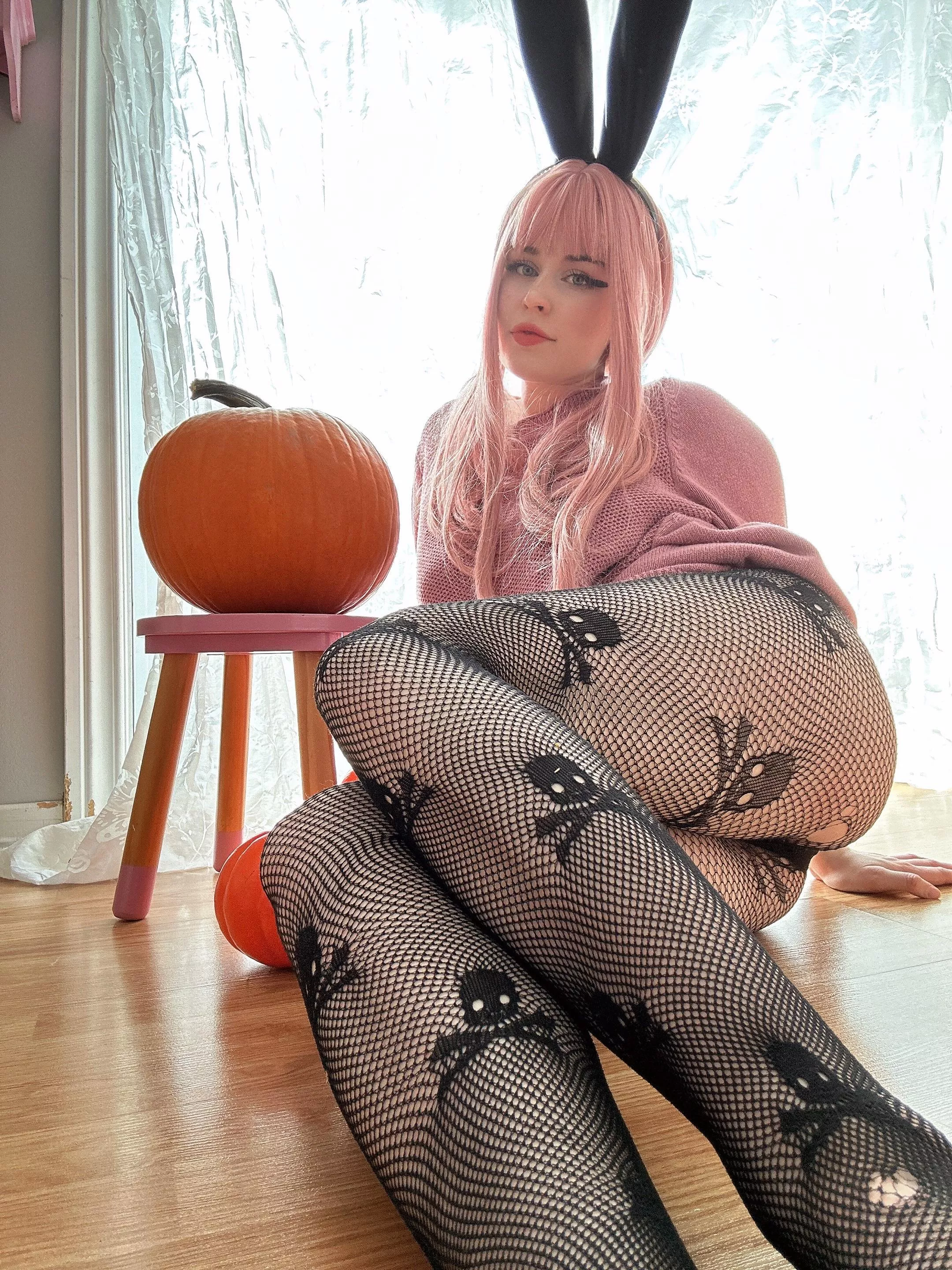 Would you rip those holes in my thights?🤭 posted by VeganBunnyGirl_