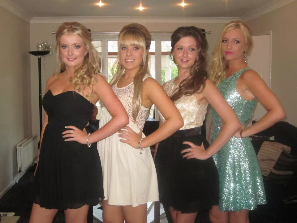 [4] Gorgeous group posted by Salt-Bus-5579