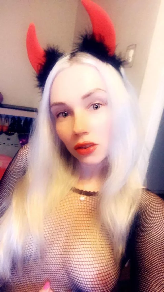 Devil may bun posted by leafoxy23