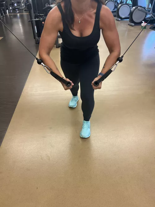 Getting my reps in (f) by onehottimommi