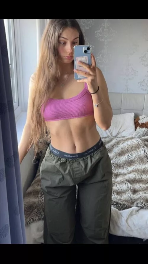 Izzy looks so sexy in pink by HornyJoshy2023