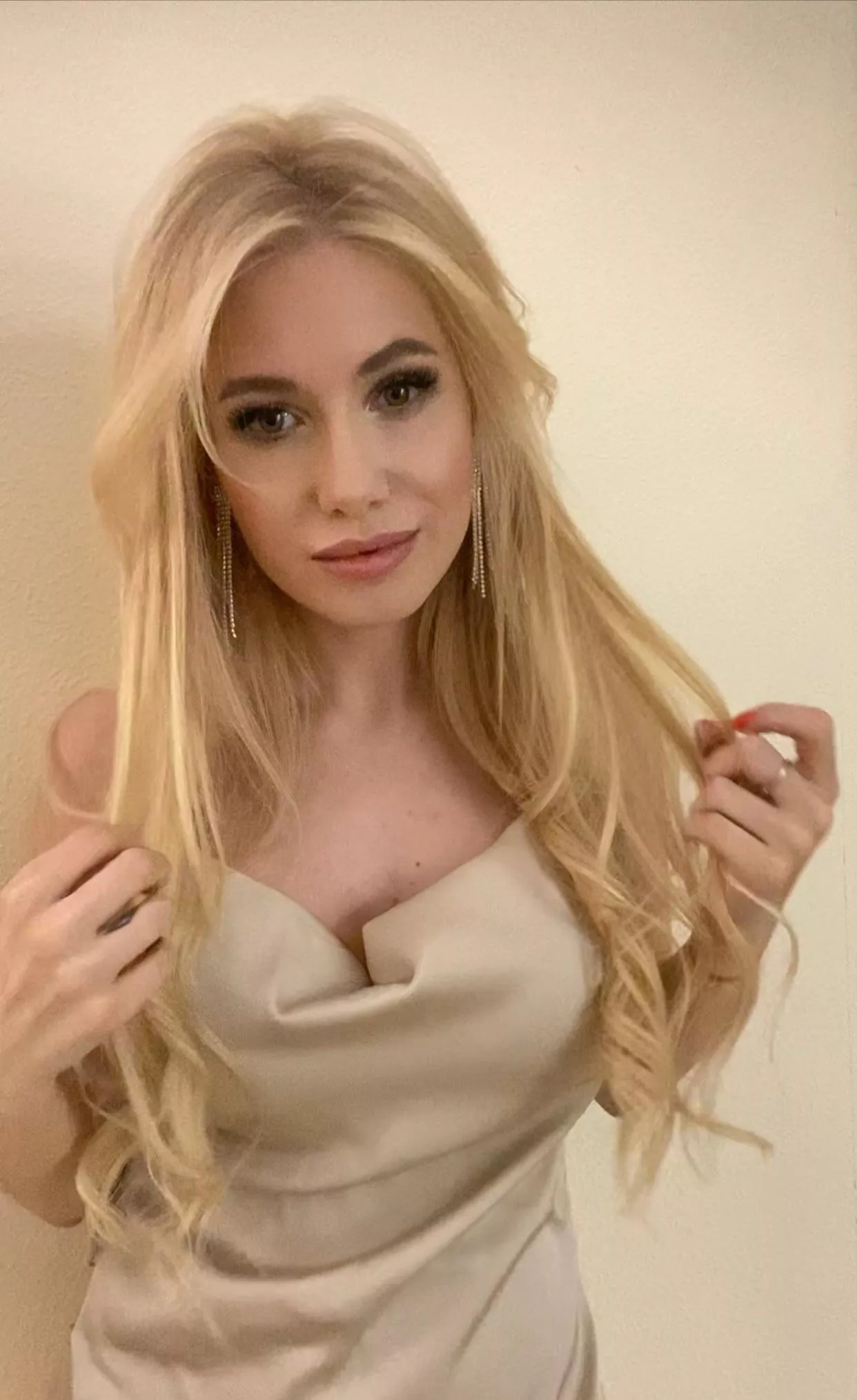 Let’s go for a date posted by evelilit