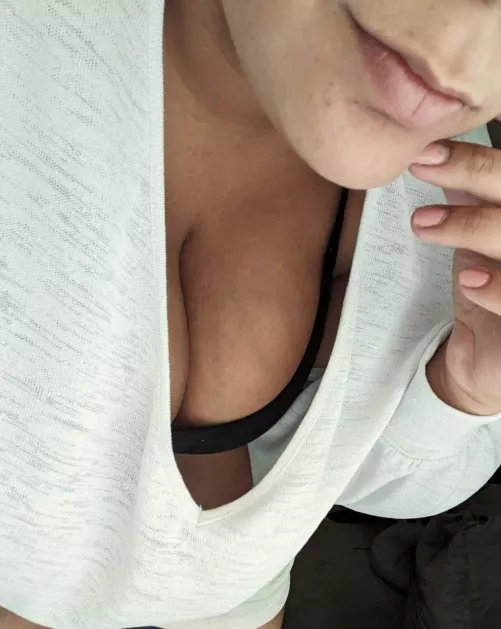 Take a peek when I bend forward by AutomatedSausage