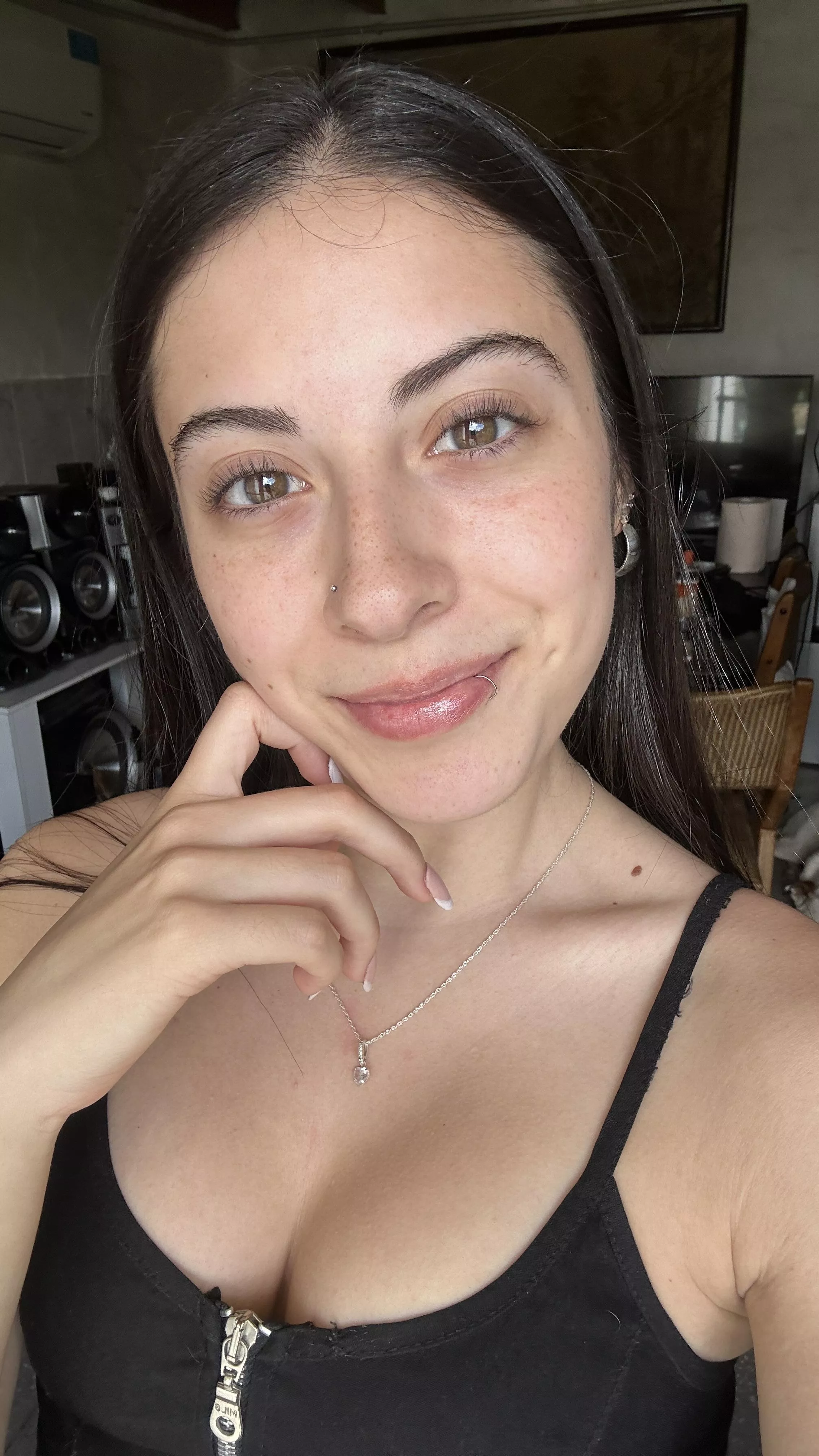 18yo live next door IUTR posted by NewClassroomz