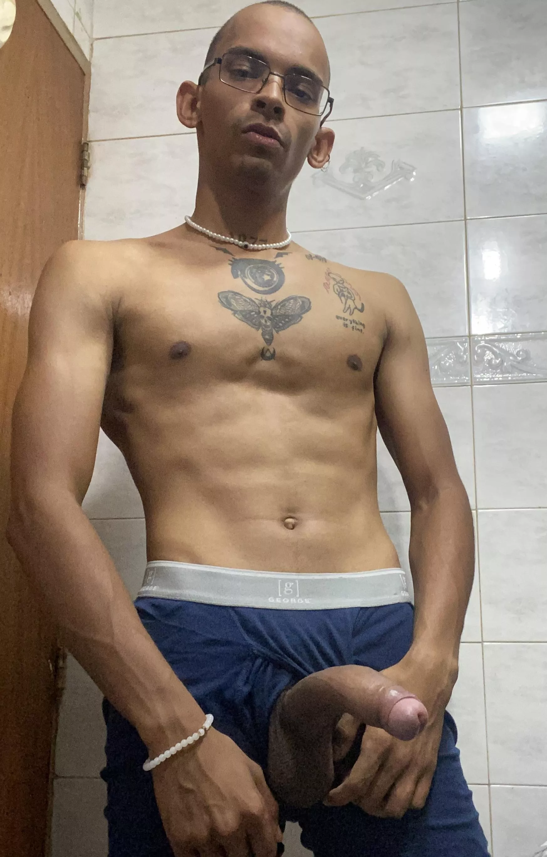 [21] little sad, may a blowj will make me happy posted by Big-Cinamon