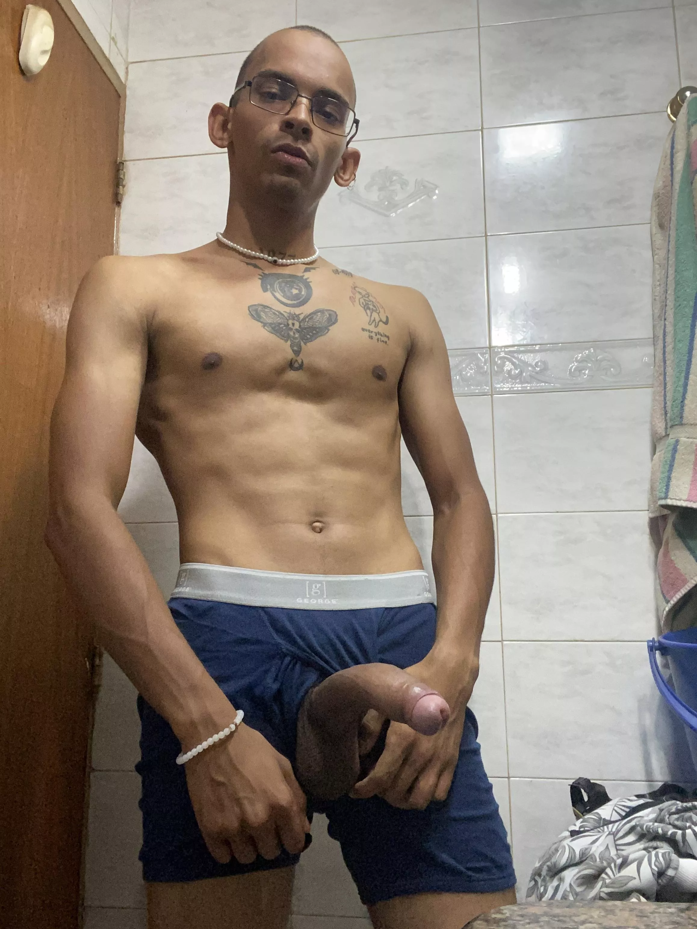 [21] little sad, may a blowj will make me happy posted by Big-Cinamon