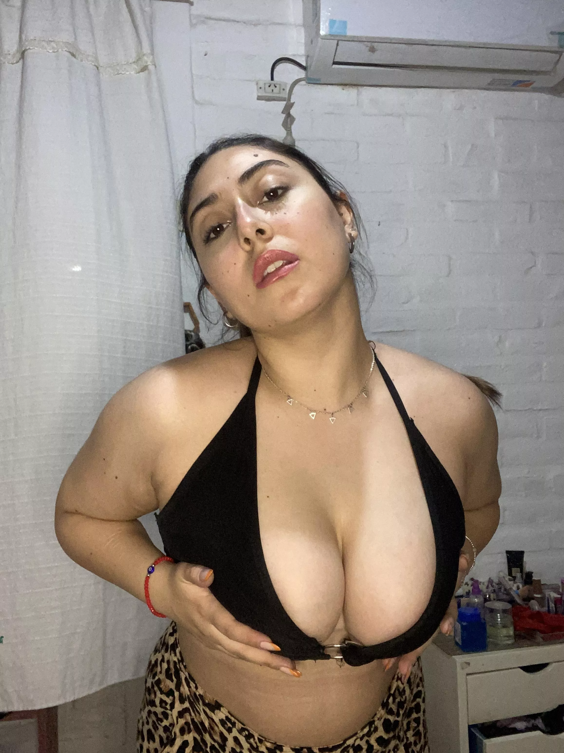 could you get your dick inbetween my tits first try? posted by BrownSugarrt